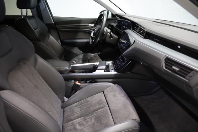 2020 AUDI E-TRON - 12