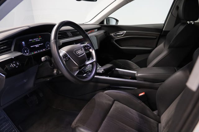 2020 AUDI E-TRON - 8