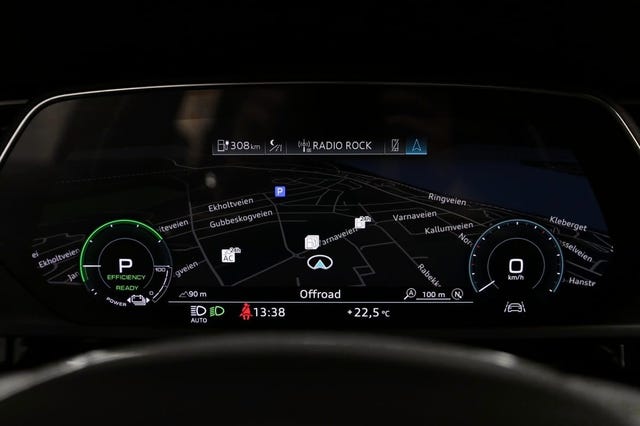 2020 AUDI E-TRON - 25