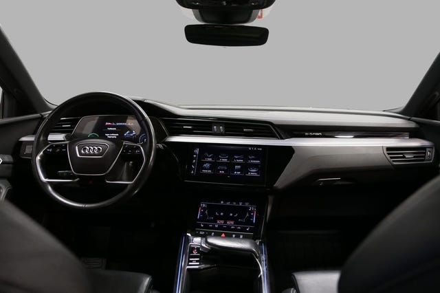 2020 AUDI E-TRON - 12