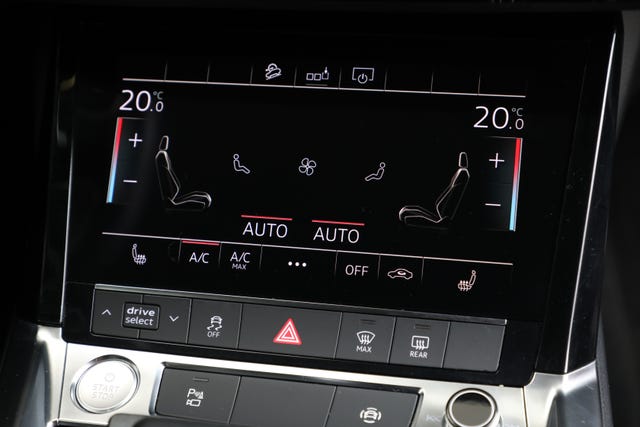2020 AUDI E-TRON - 32