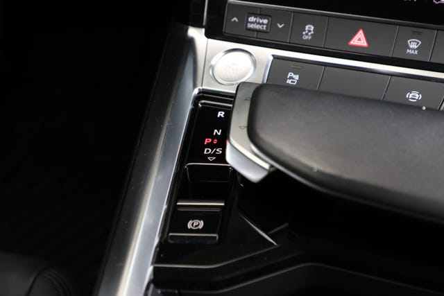 2020 AUDI E-TRON - 20