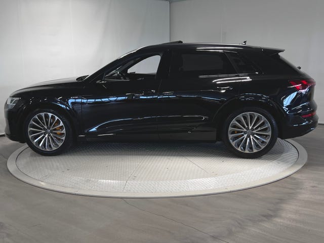2020 AUDI E-TRON - 12