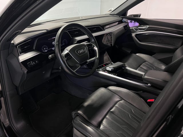 2020 AUDI E-TRON - 43