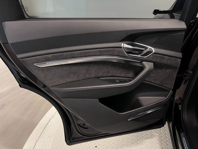 2020 AUDI E-TRON - 47