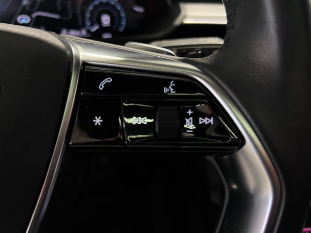 2020 AUDI E-TRON - 25