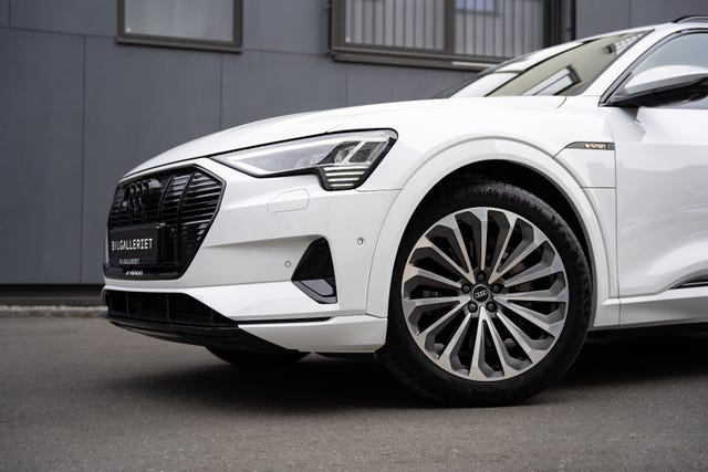 WAUZZZGE0MB011512 2021 AUDI E-TRON-1
