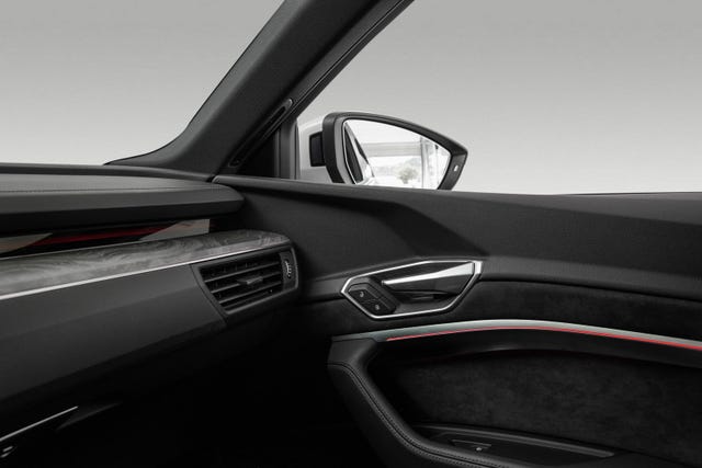 2021 AUDI E-TRON - 31