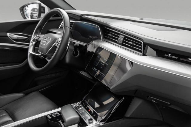 2021 AUDI E-TRON - 25