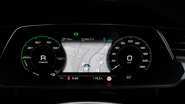2021 AUDI E-TRON - 36