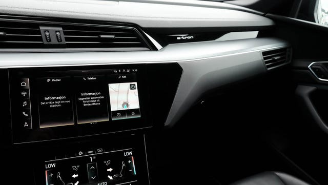 2021 AUDI E-TRON - 22