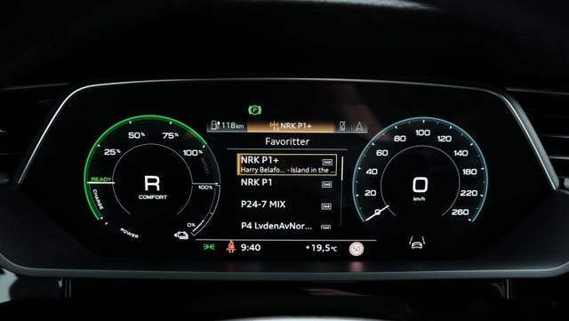 2021 AUDI E-TRON - 35