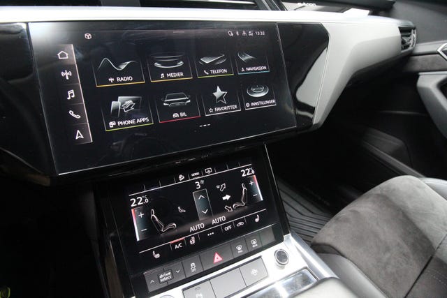 2021 AUDI E-TRON - 16