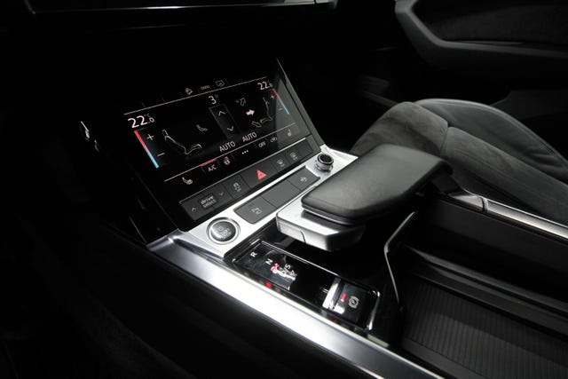 2021 AUDI E-TRON - 11