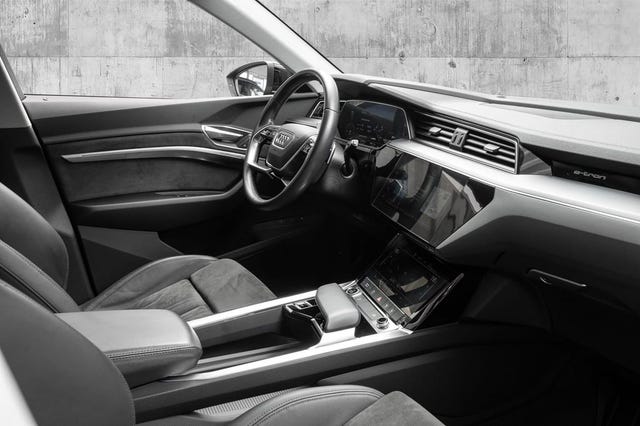 2021 AUDI E-TRON - 28
