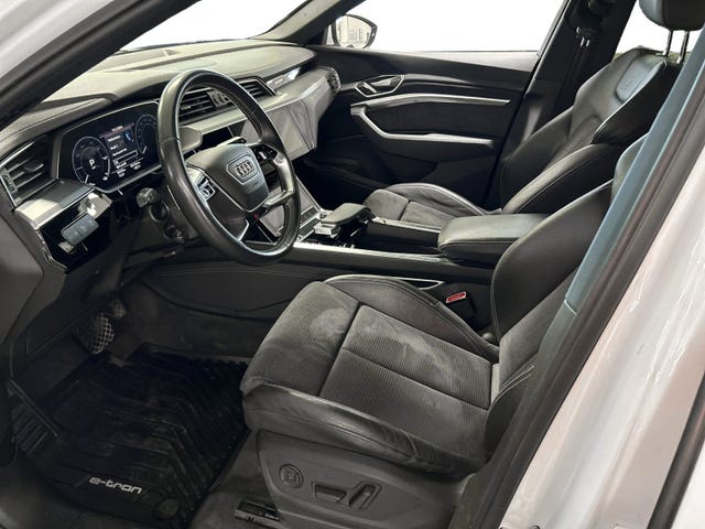 WAUZZZGE6LB021167 2020 AUDI E-TRON-4