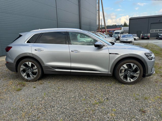 WAUZZZGE7LB019606 2020 AUDI E-TRON-5