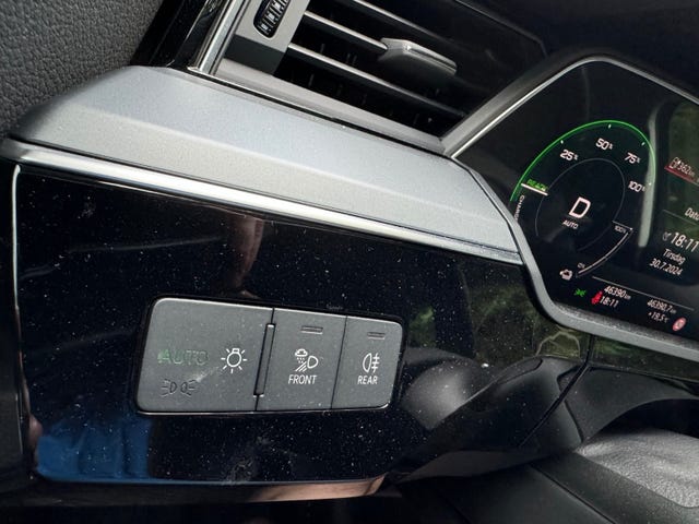 2020 AUDI E-TRON - 24