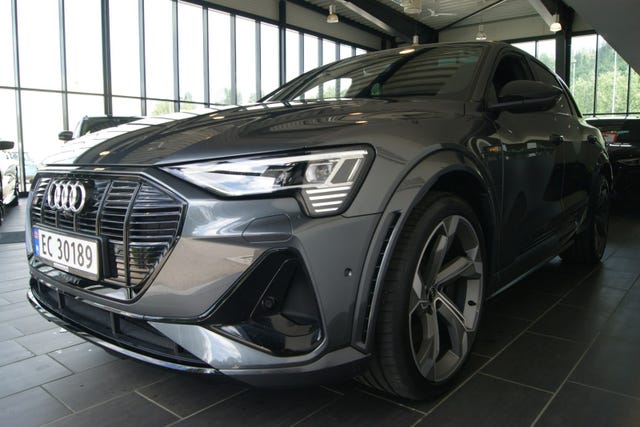 null 2021 AUDI E-TRON-3