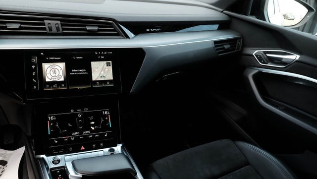 2021 AUDI E-TRON - 16