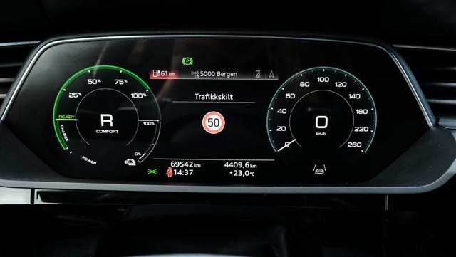 2021 AUDI E-TRON - 34