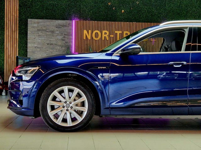 2020 AUDI E-TRON - 8