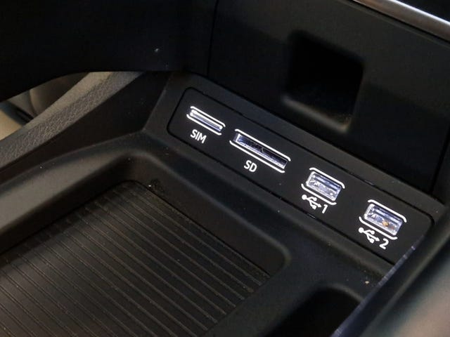 2020 AUDI E-TRON - 36