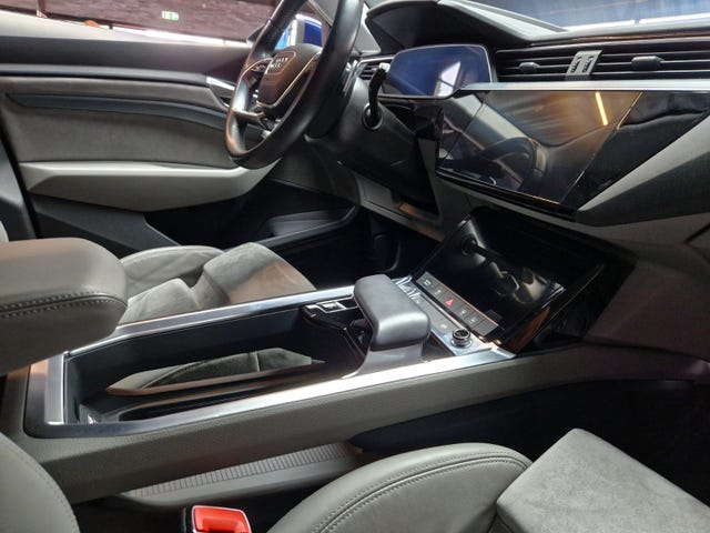 2020 AUDI E-TRON - 37