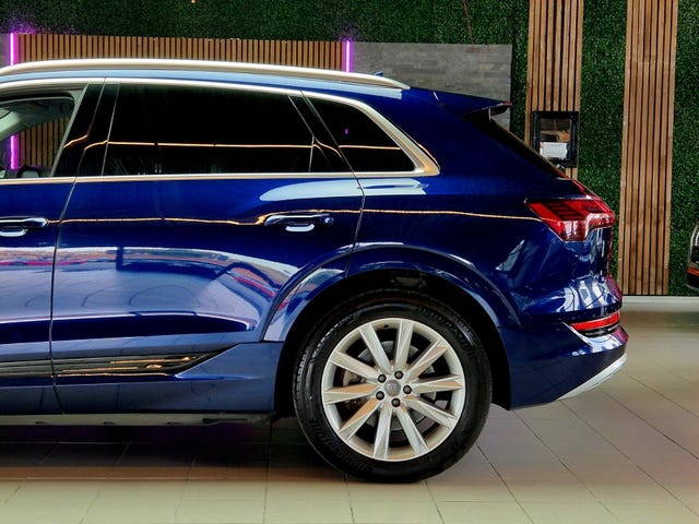 2020 AUDI E-TRON - 11