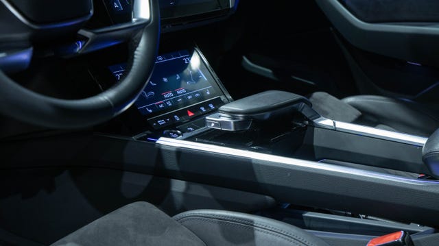 2020 AUDI E-TRON - 9