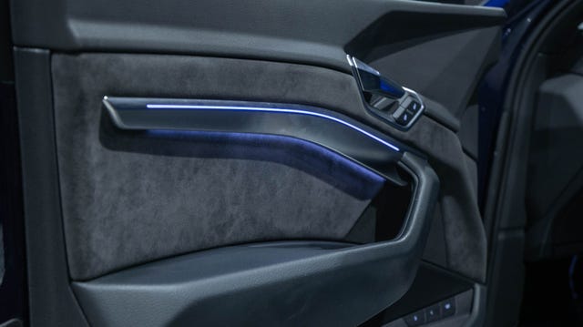 2020 AUDI E-TRON - 10