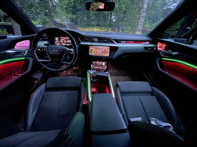 2020 AUDI E-TRON - 12