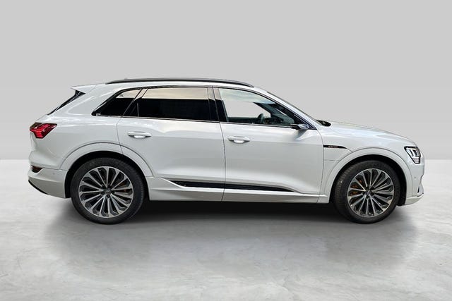 WAUZZZGE7LB005009 2020 AUDI E-TRON-2