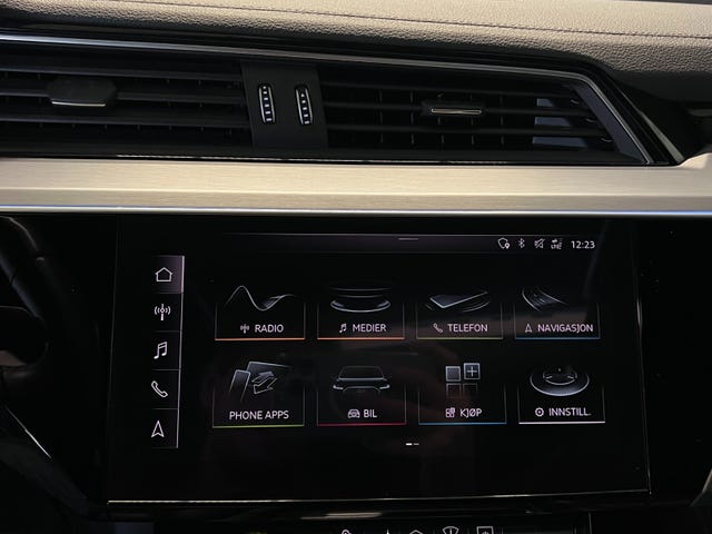 2020 AUDI E-TRON - 29