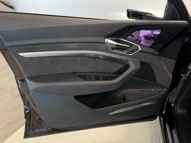 2020 AUDI E-TRON - 42