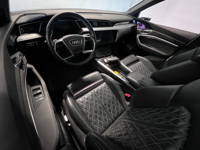 WAUZZZGE3KB019598 2020 AUDI E-TRON-5