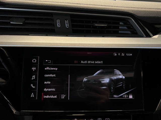 2020 AUDI E-TRON - 36