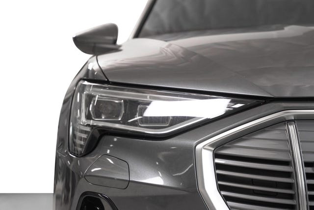 WAUZZZGE8MB012813 2021 AUDI E-TRON-2