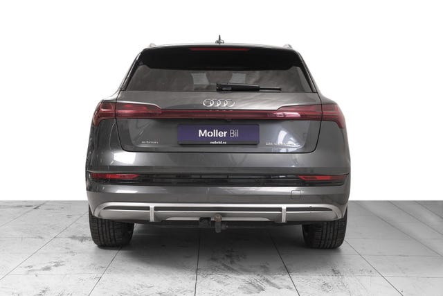 WAUZZZGE8MB012813 2021 AUDI E-TRON-4