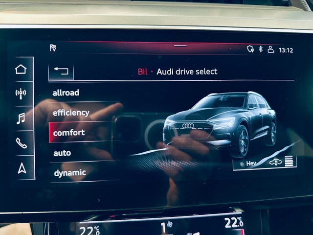 2020 AUDI E-TRON - 27