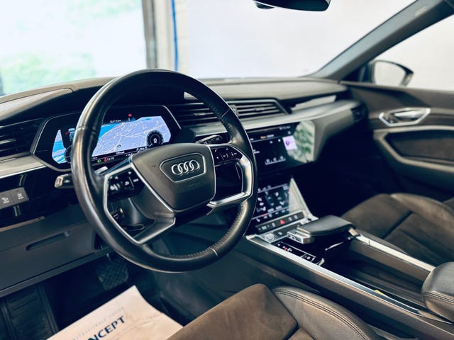 2020 AUDI E-TRON - 12