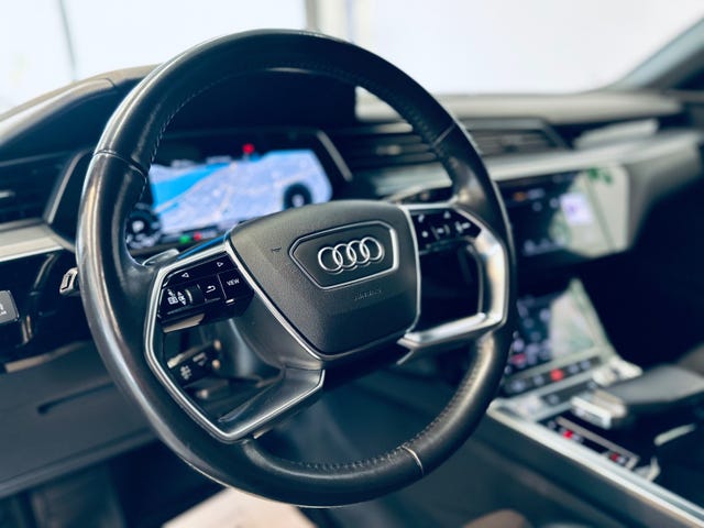2020 AUDI E-TRON - 11