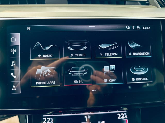 2020 AUDI E-TRON - 26