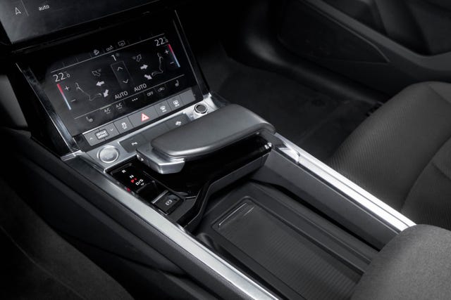 2020 AUDI E-TRON - 12