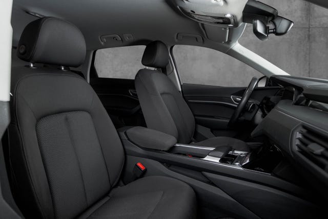 WAUZZZGE2LB009937 2020 AUDI E-TRON-4