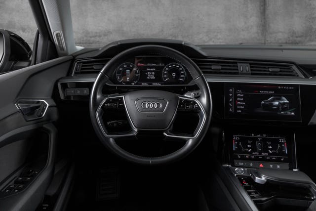 2020 AUDI E-TRON - 10