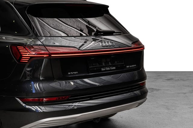 WAUZZZGE7MB016335 2021 AUDI E-TRON-5