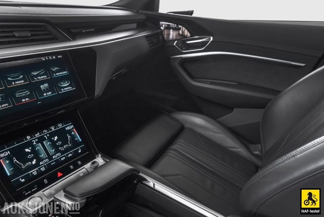2020 AUDI E-TRON - 23