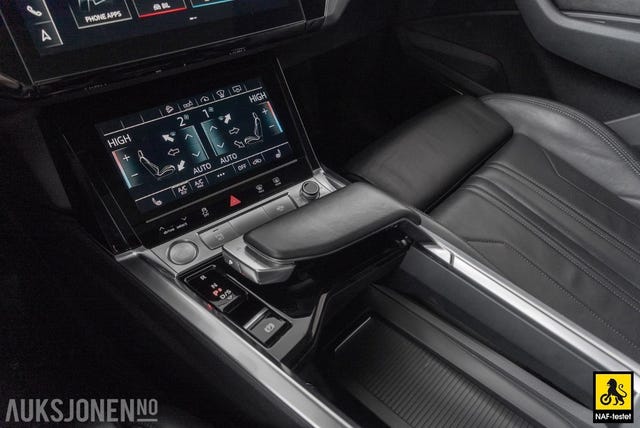 2020 AUDI E-TRON - 24