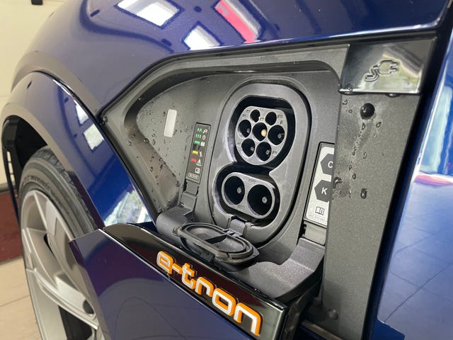 2021 AUDI E-TRON - 17